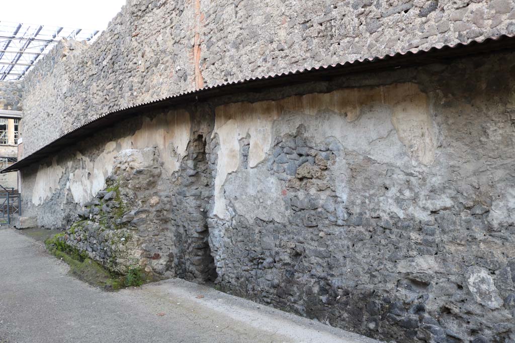 Pompeii Street Altar at I.8.1. December 2018. 
Looking north along site of street painting on east side of Vicolo dellEfebo. Photo courtesy of Aude Durand.
