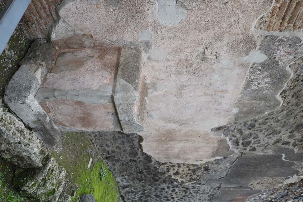 Painting above street altar on west side wall of I.11.1