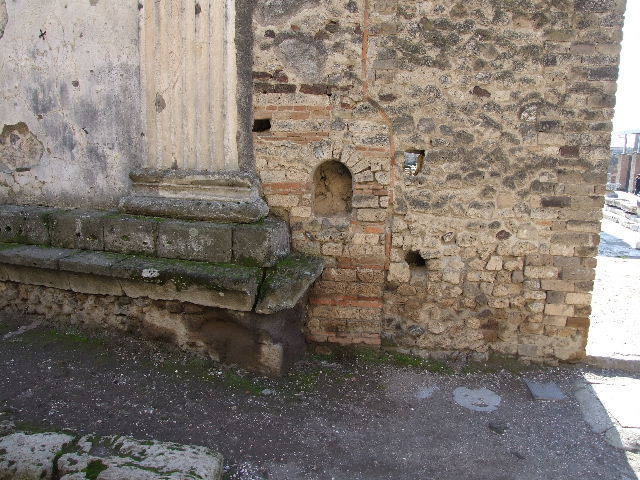 VII.8 
Street Altar on outside north wall