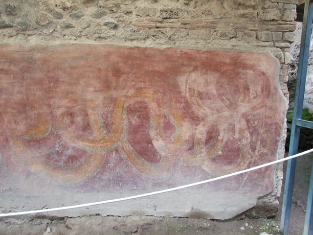 Lararium Altar painted on wall at VII.11.13