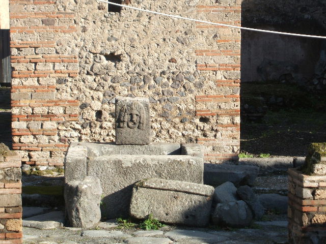 Fountain at VII.11.5