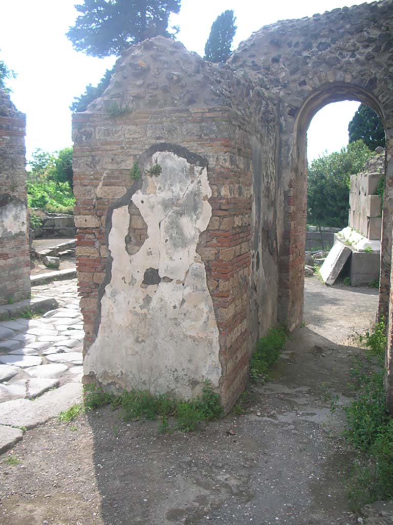 Porta Ercolano or Herculaneum Gate, Pompeii. May 2010. 
Looking north towards south and east walls of north end of east side of gate. Photo courtesy of Ivo van der Graaff.
