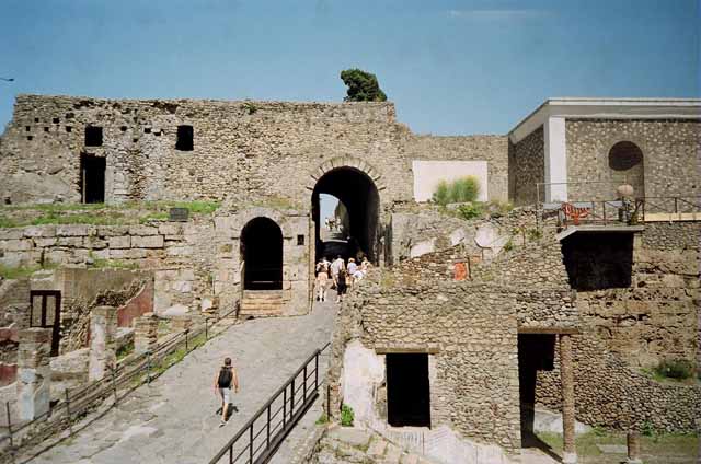 Pompeii Porta Marina. May 2006. South side of gate.