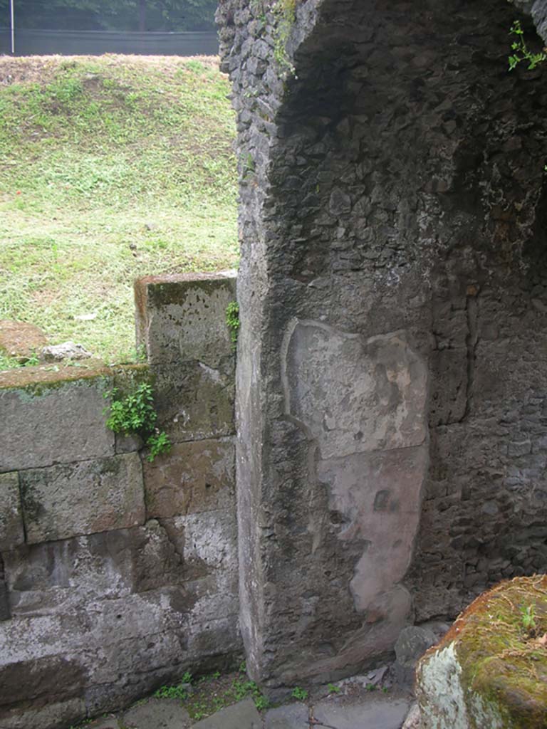 Nola Gate, Pompeii. May 2010. South wall at west end of gate. Photo courtesy of Ivo van der Graaff.