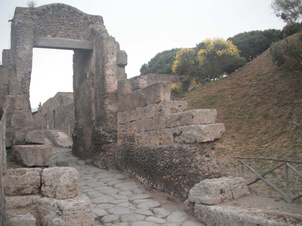 Porta di Nocera or Nuceria Gate, Pompeii. May 2011. Looking north along wall on east side of gate. Photo courtesy of Ivo van der Graaff.