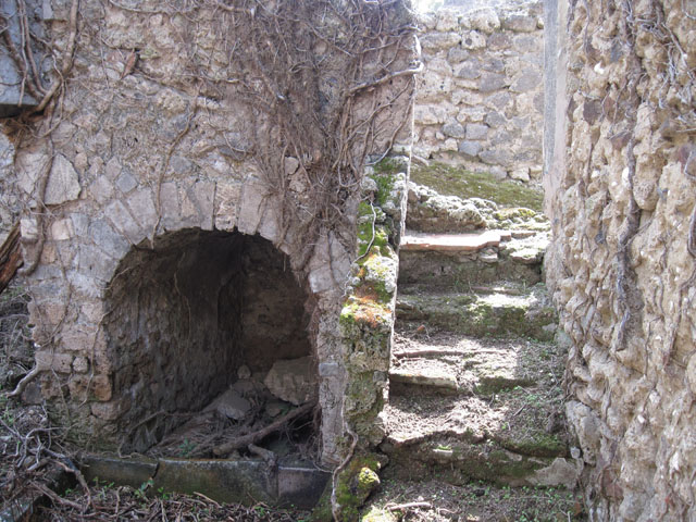 I.3.3 Pompeii. September 2010. Subterranean Level, doorway into room on north side.
Photo courtesy of Drew Baker.