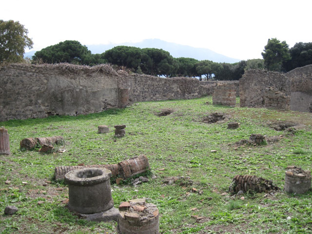I.3.3 Pompeii. September 2010. Upper peristyle area, looking towards the north-west corner overlying the underground area. Photo courtesy of Drew Baker.

