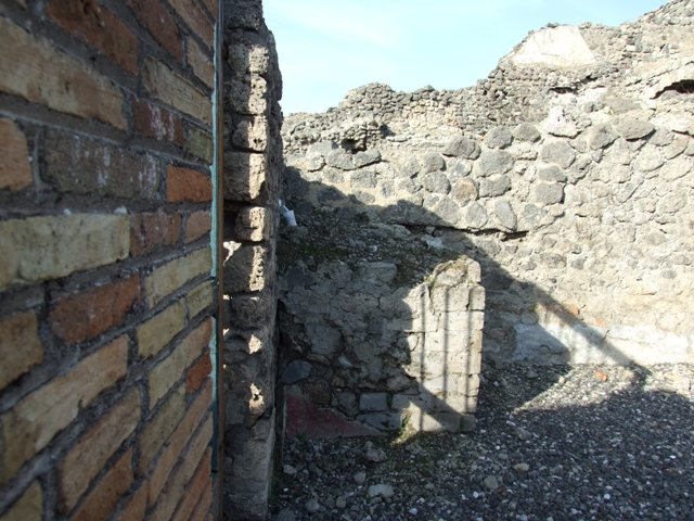 I.3.3 Pompeii. September 2010. South wall of triclinium. Photo courtesy of Drew Baker.