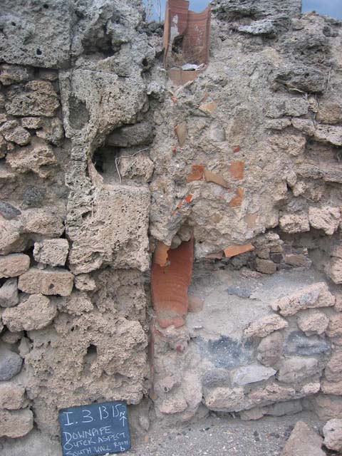 I.3.15 Pompeii. September 2010. West wall with detail of step and niche on west wall. Photo courtesy of Drew Baker.