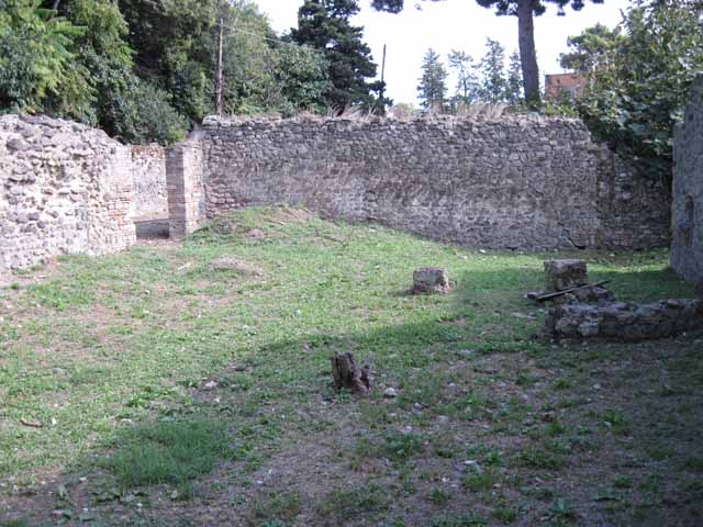 Vicolo on south side of I.5, looking west. September 2005.
