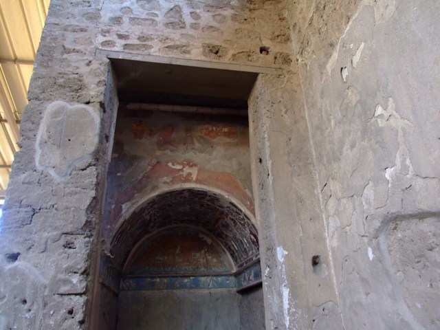 I.6.4 Pompeii. March 2009. Room 16, Sacellum. Outer east side.