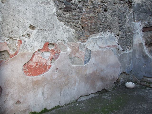 I.6.10 Pompeii. December 2007. South wall with upper storey above door to rear room.