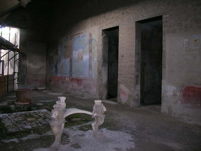 I.6.11 Pompeii. June 2010. South side of tablinum, looking onto peristyle garden. Photo courtesy of Rick Bauer.
