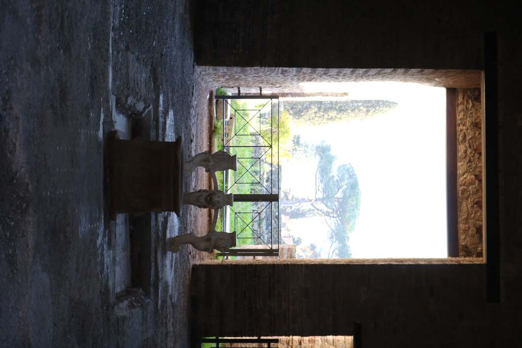 I.6.11 Pompeii. June 2010. West wall of atrium.  Photo courtesy of Rick Bauer.