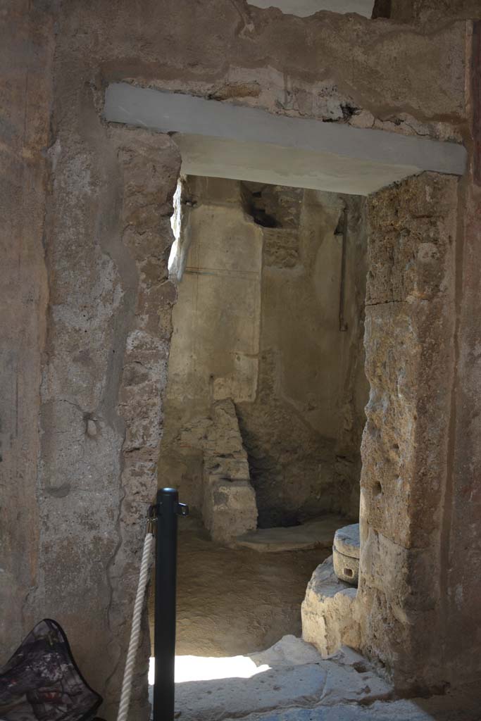 I.6.15 Pompeii. March 2019. Room 1, looking south through doorway.
Foto Annette Haug, ERC Grant 681269 DCOR


