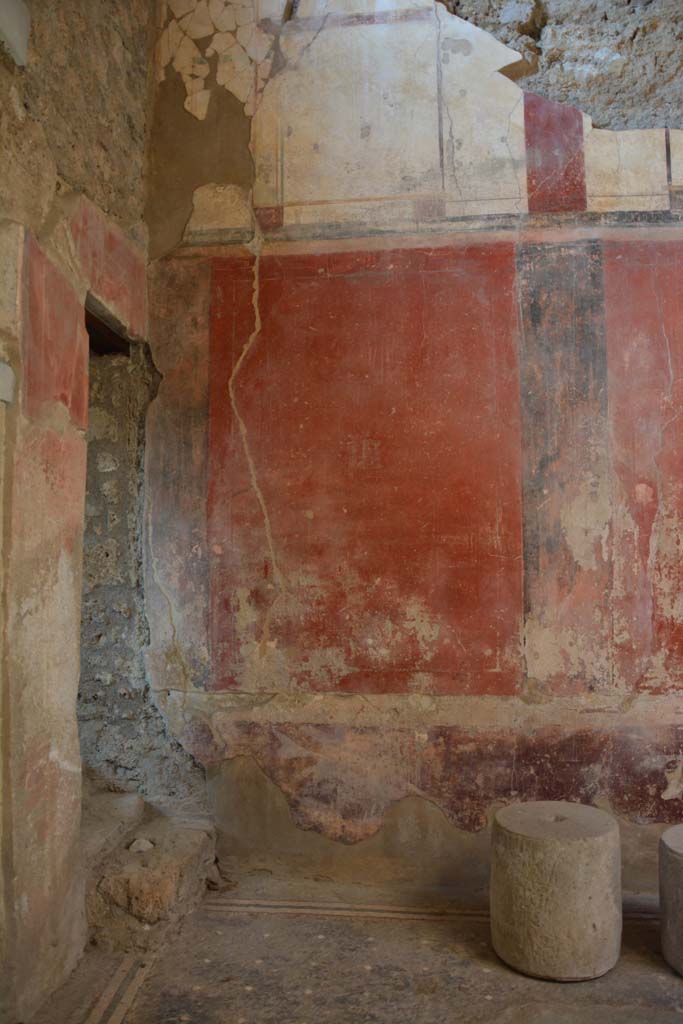 I.6.15 Pompeii. March 2019. Room 4, looking towards west wall in south-west corner of atrium.
Foto Annette Haug, ERC Grant 681269 DCOR
