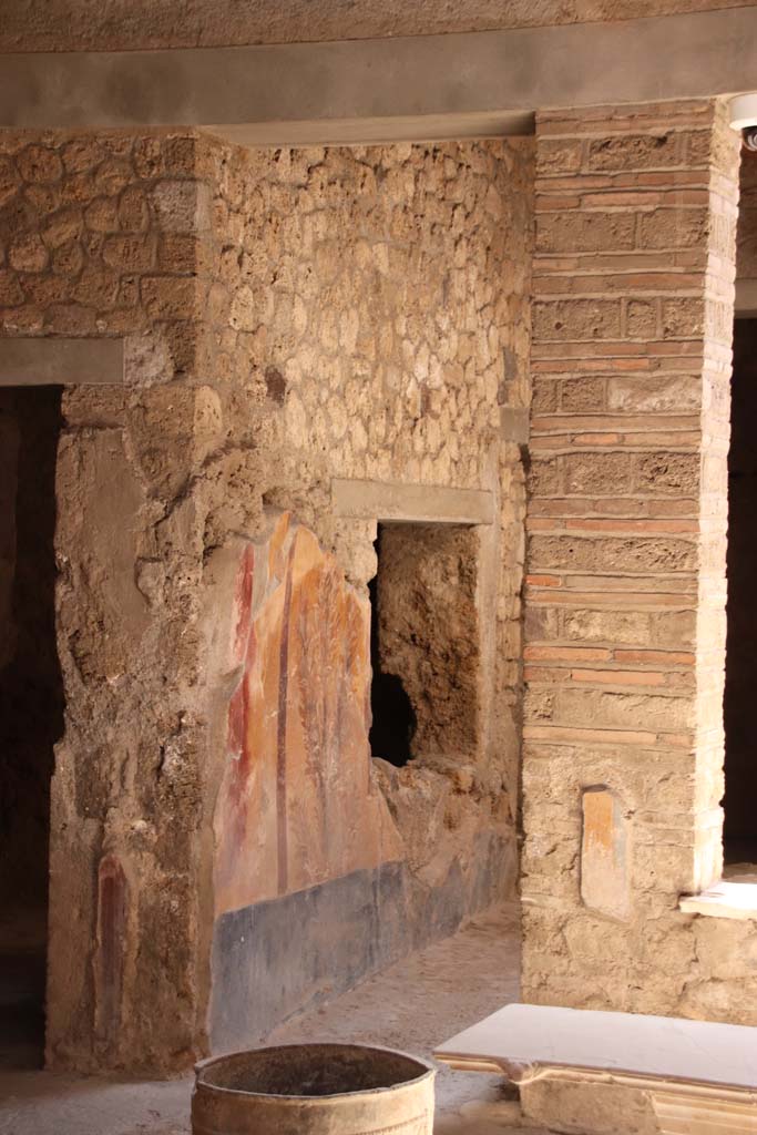 I.7.3 Pompeii. September 2019. East wall of entrance to garden area, in south wall of atrium
Photo courtesy of Klaus Heese.

