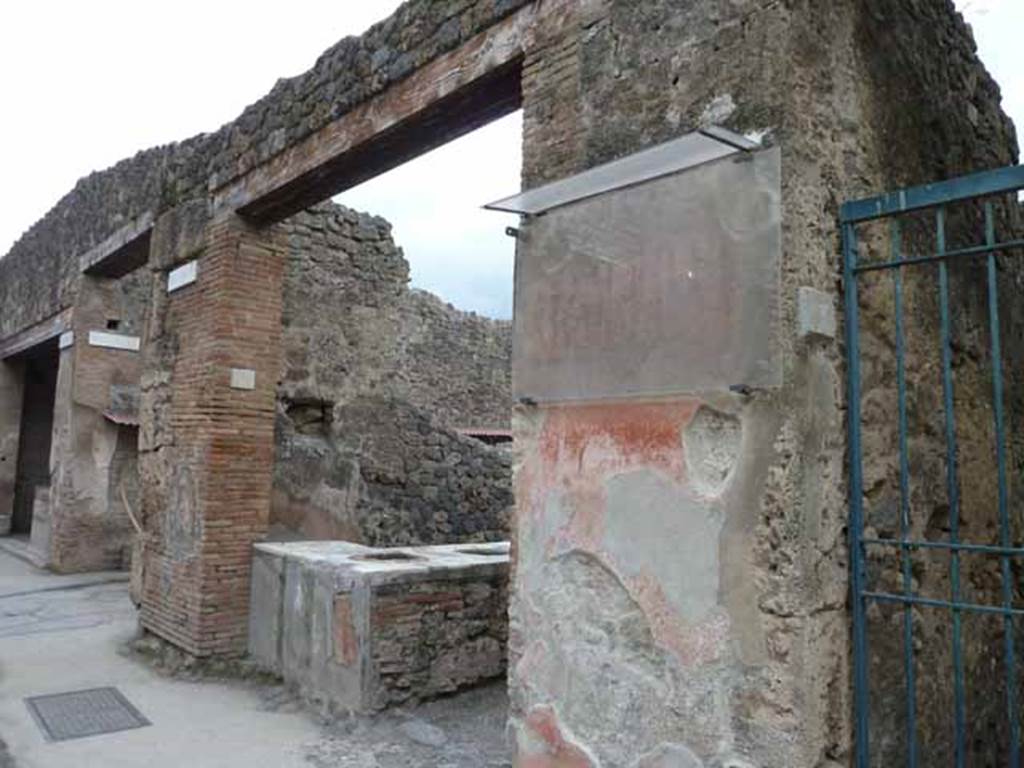 I.7.8 Pompeii. May 2010. Entrance, looking east on Via dellAbbondanza.