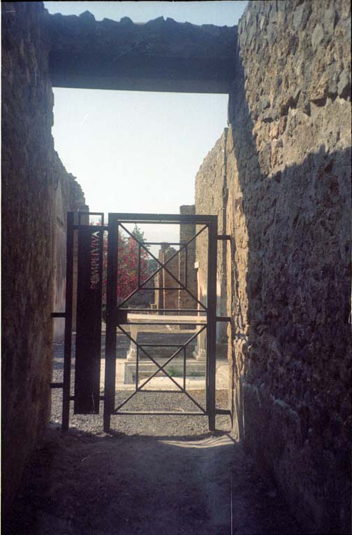 I.8.5 Pompeii. July 2011. Looking south across atrium, to tablinum and garden. Photo courtesy of Rick Bauer.