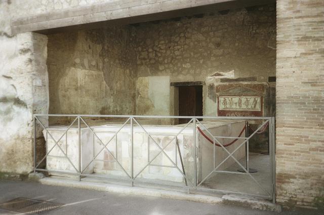 I.8.8 Pompeii.  December 2005.  Looking towards the rear room.

