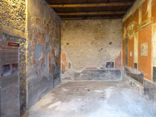 I.8.9 Pompeii.  March 2009. Room 7. Triclinium.  West wall.