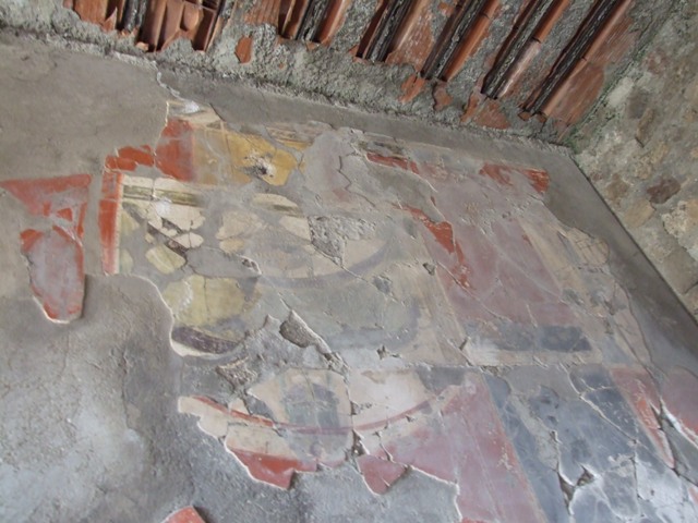 I.8.9 Pompeii.  March 2009. Room 9 and Garden area.   Looking north to portico.
