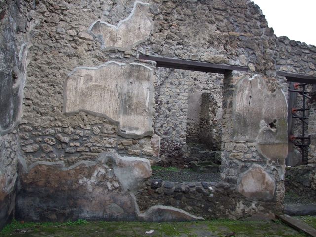 I.8.14 Pompeii. December 2007.  Room 1.  Atrium floor.