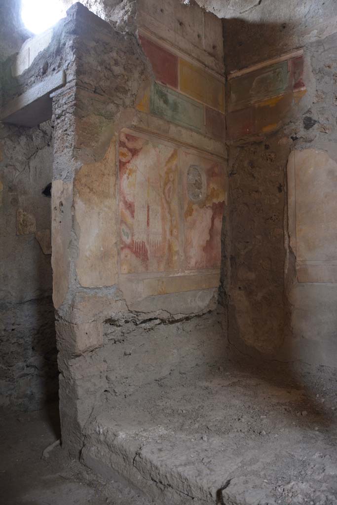 I.8.17 Pompeii. March 2019. Room 15, west end of alcove.
Foto Annette Haug, ERC Grant 681269 DCOR.
