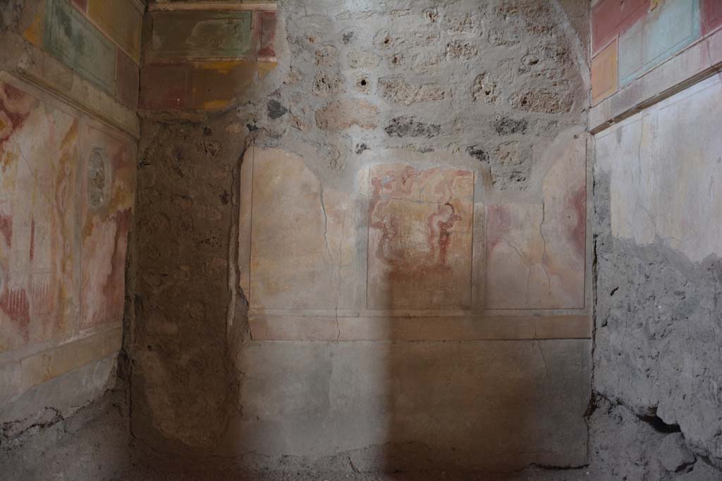 I.8.17 Pompeii. March 2019. Room 15, looking north in alcove. 
Foto Annette Haug, ERC Grant 681269 DCOR.

