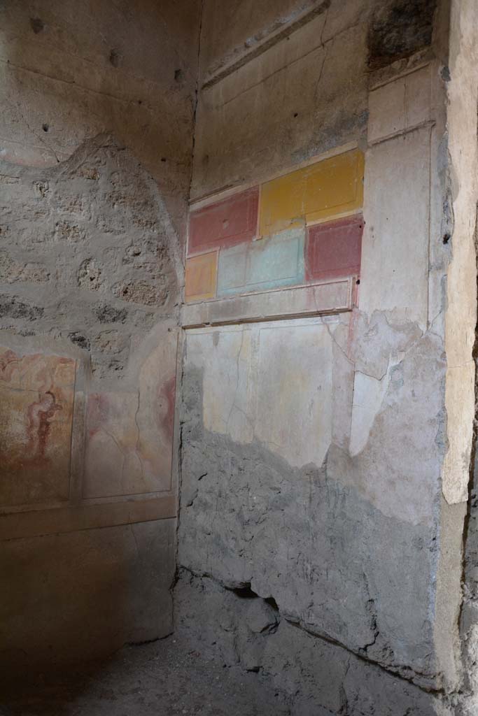 I.8.17 Pompeii. March 2019. Room 15, east end of alcove.
Foto Annette Haug, ERC Grant 681269 DCOR.
