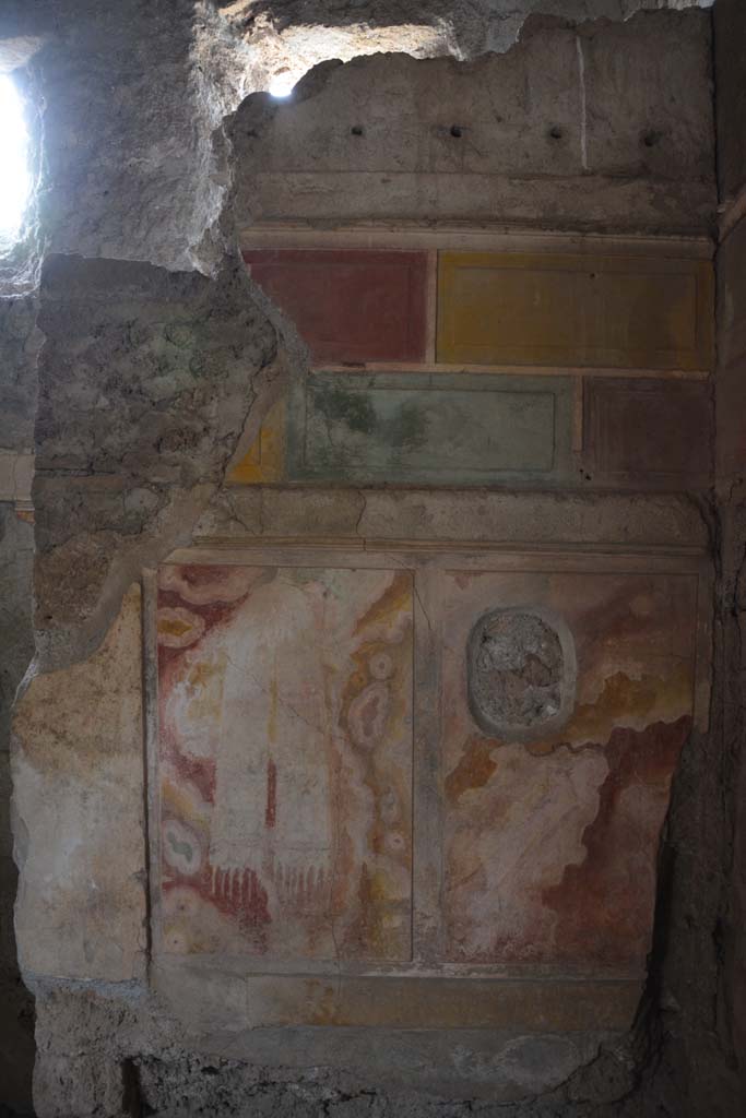 I.8.17 Pompeii. March 2019. Room 15, west wall of alcove.
Foto Annette Haug, ERC Grant 681269 DCOR.
