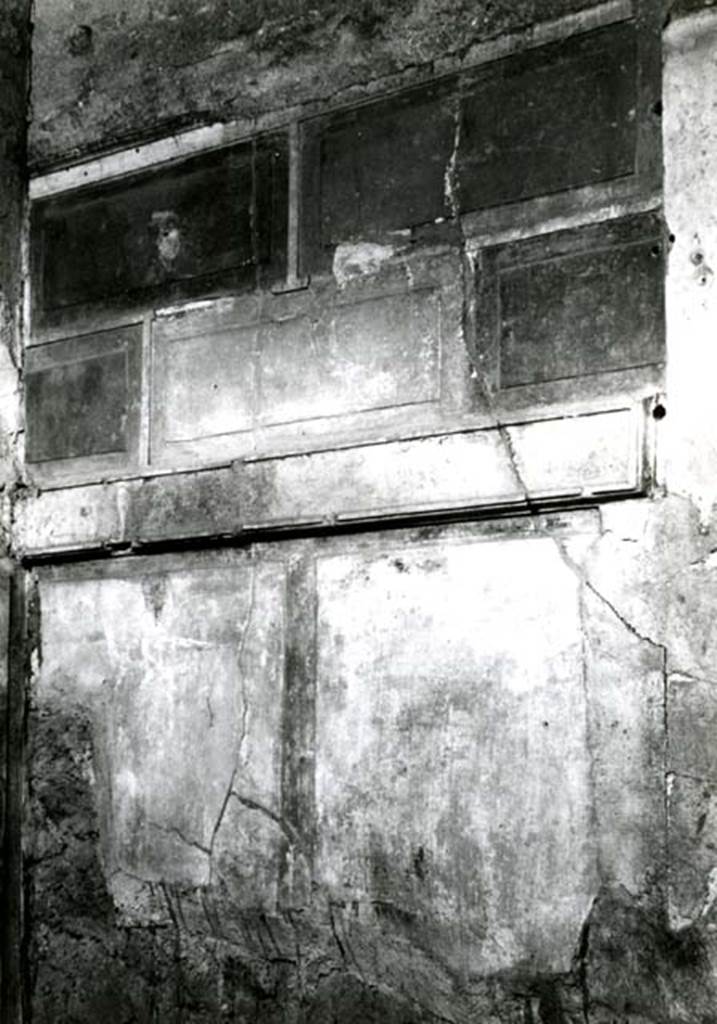 I.8.17 Pompeii. 1968. Room 15. Casa dei Quattro Stili, alcove, right E wall.  Photo courtesy of Anne Laidlaw.
American Academy in Rome, Photographic Archive. Laidlaw collection_P_68_3_9. 
