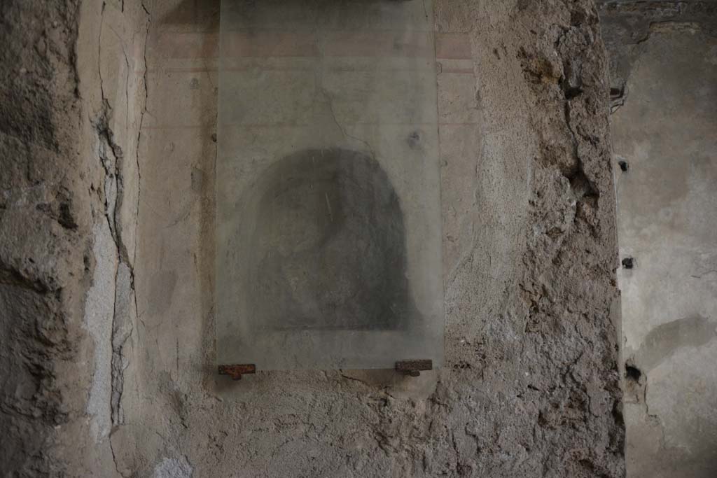 I.8.17 Pompeii. March 2019. Room 3, niche lararium in south-east corner of atrium 3. 
Foto Annette Haug, ERC Grant 681269 DCOR.
