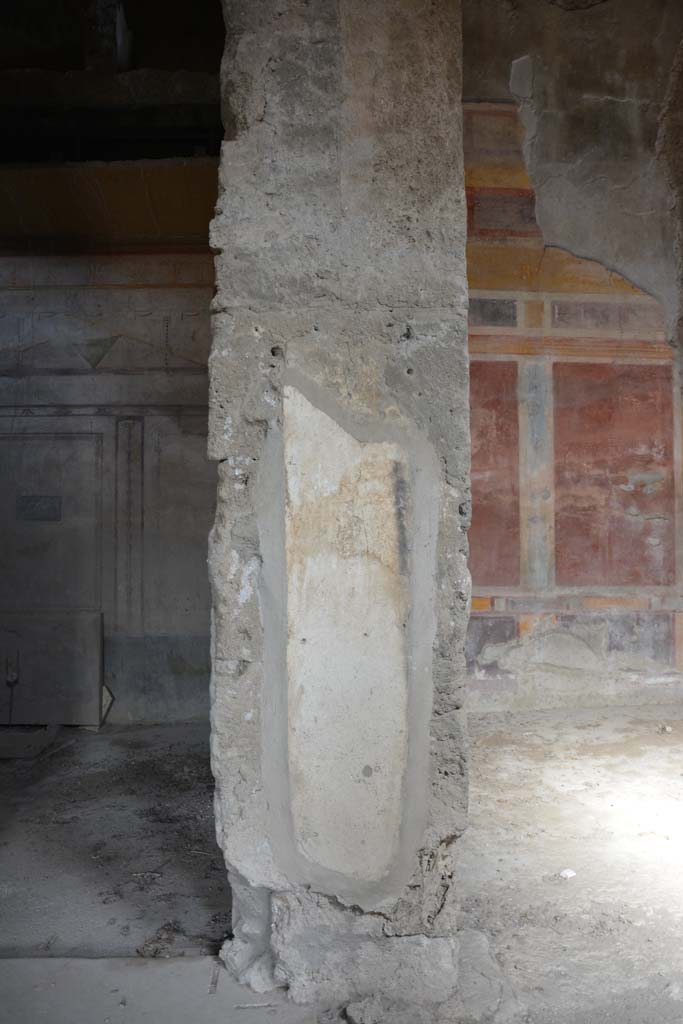 I.8.17 Pompeii. March 2019. 
Room 14, on left, detail of pilaster in north wall of atrium 3, with room 13, on right.
Foto Annette Haug, ERC Grant 681269 DCOR.
