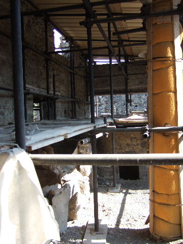 I.8.19 Officina tinctoria of Terentius.  Under the terrace at rear of I.8.2.