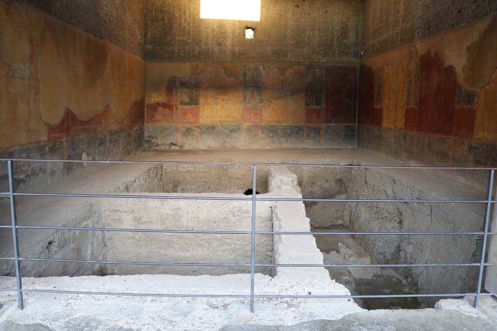 I.10.4 Pompeii. December 2018. Room 18, looking east at lower level. Photo courtesy of Aude Durand.