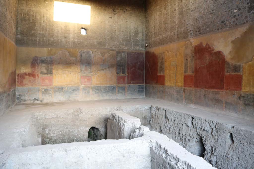 I.10.4 Pompeii. December 2018. Room 18, looking towards east wall, south-east corner and south wall. Photo courtesy of Aude Durand.

