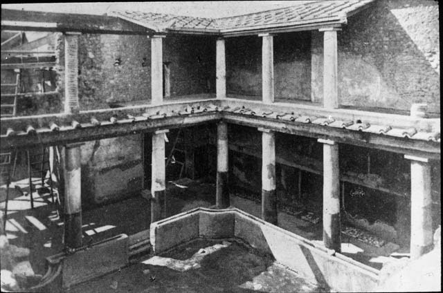 I.10.11 Pompeii. March 2009. Room 12. Cubiculum. East wall. Upper part. Painting of panther.