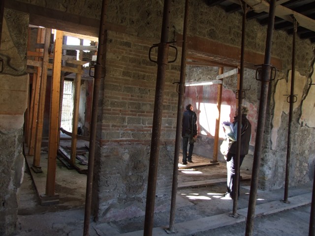 I.10.11 Pompeii. March 2009. Room 12. Cubiculum. South wall. West end. Painting of a swan.