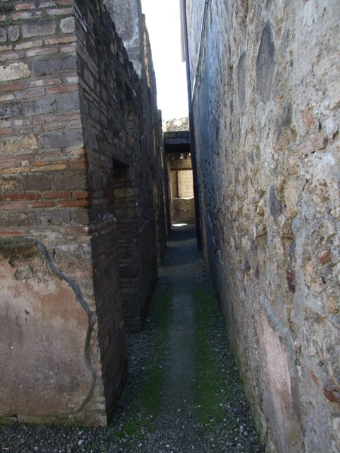I.10.15 Pompeii. June 2010. Amphorae. Photo courtesy of Rick Bauer.