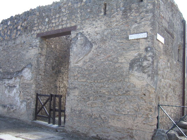 I.13.1 Pompeii.  December 2007.  Entrance corridor.