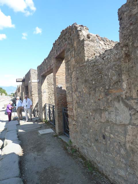 I.13.4 Pompeii. May 2010. Looking south along east wall of entrance corridor. 
