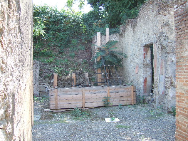 I.9.13 Pompeii. September 2005. Via di Castricio looking east. I.17.1