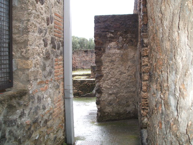 .20.1 Pompeii. December 2006. Triclinium, looking west.