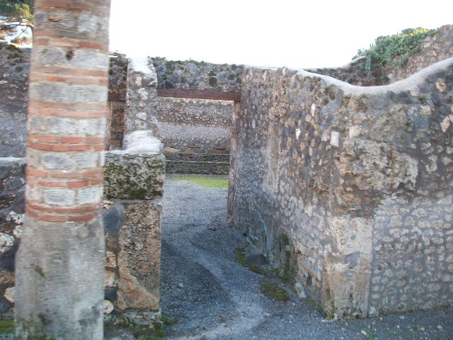 I.21.2 Pompeii. May 2005. Looking north east from Fugitives Garden.