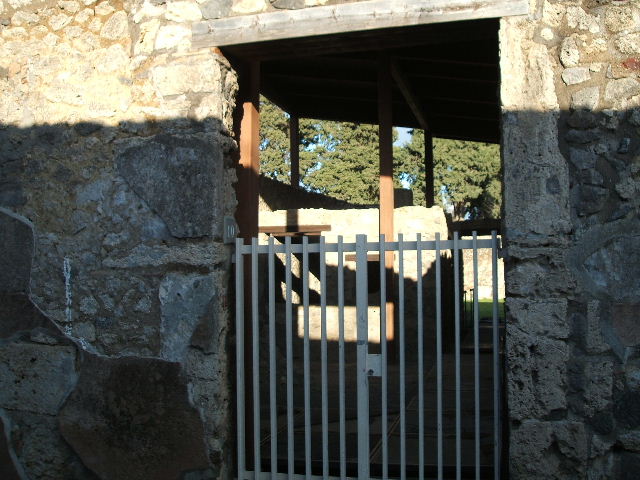 II.1.10 Pompeii.  Casa Imperiale.  December 2004.  Three rooms on north side of entrance.