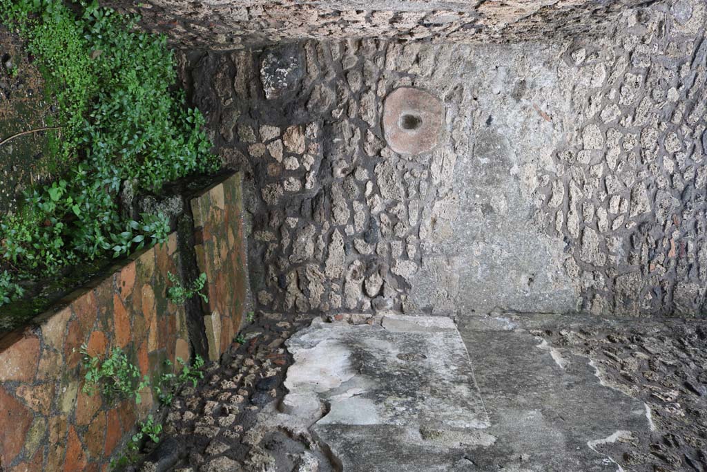 II.1.13 Pompeii. May 2005. Via di Nocera from Via dell’ Abbondanza looking south.  I.13