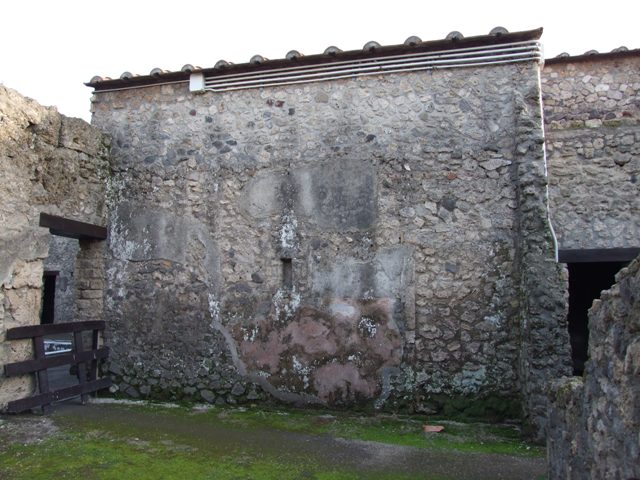 II.3.2 Pompeii. March 2009.  West wall of Yard on west of workshop,