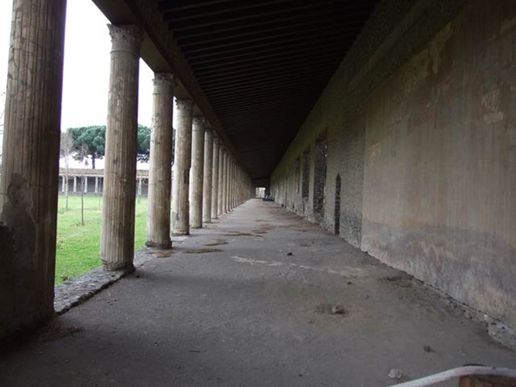 II.7.5 Pompeii. December 2006. Looking along north portico.