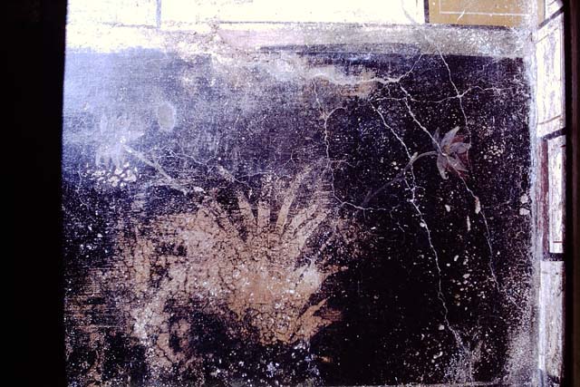 III.2.1 Pompeii.  March 2009.  Room 20. Summer Triclinium.  White marble table, originally with yellow base (just visible).